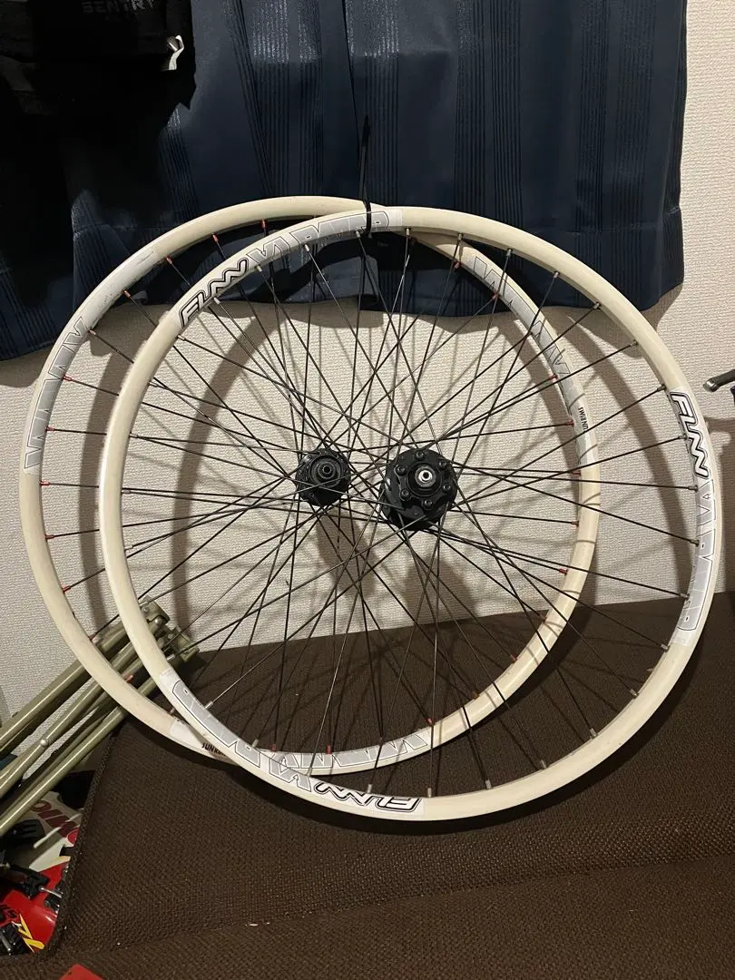 m64753168904_1.jpg?1763891283