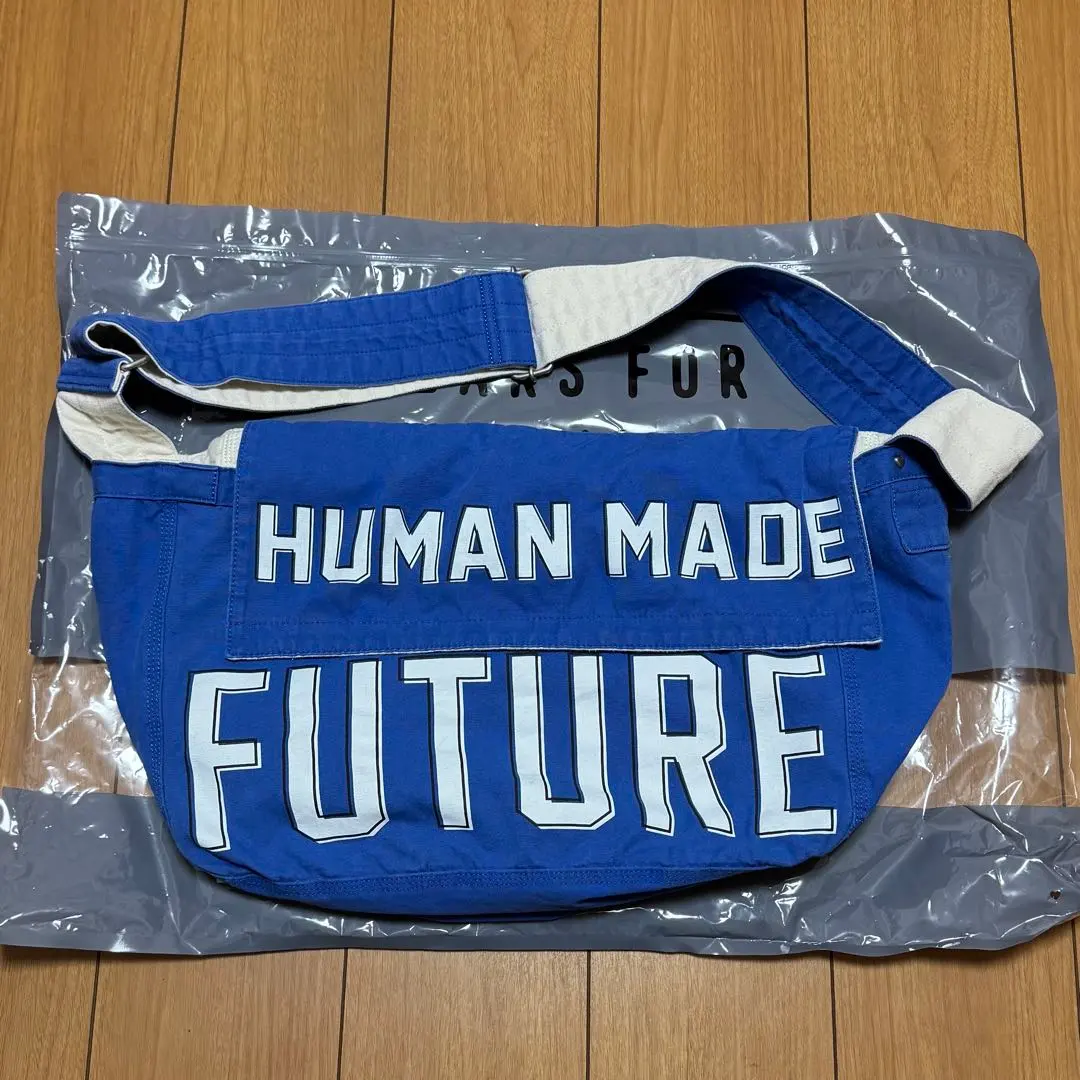 2026年最新】HUMAN MADE メッセンジャーバッグの人気アイテム - メルカリ