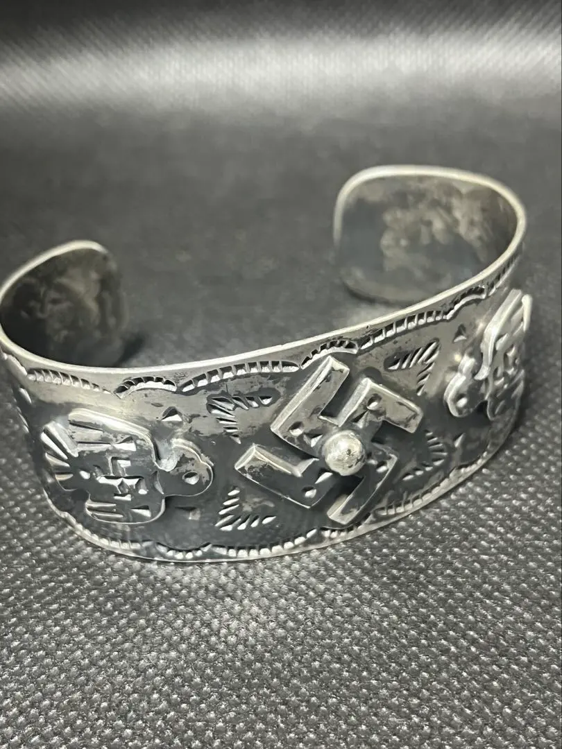 2026年最新】ナバホ バングル 卍の人気アイテム - メルカリ