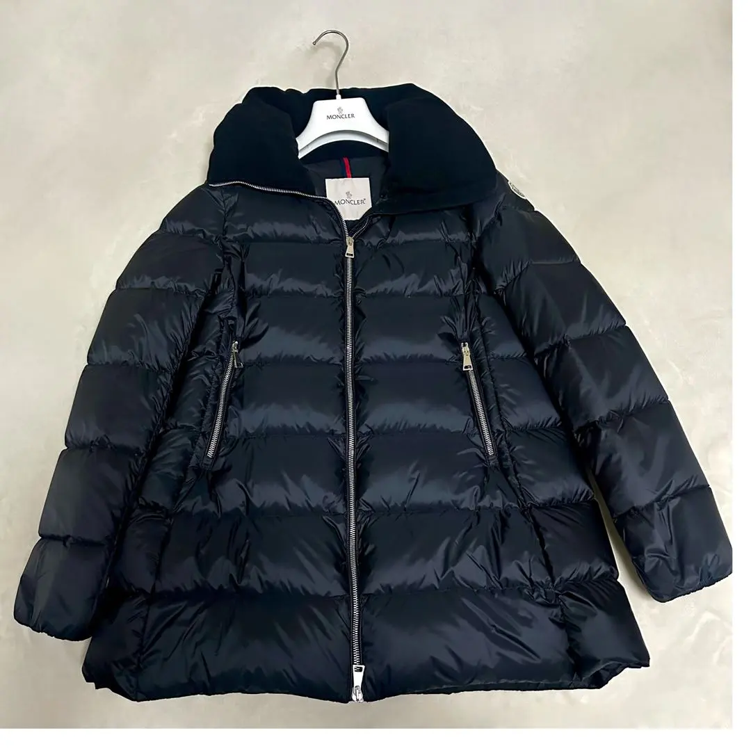 2026年最新】torcy モンクレールの人気アイテム - メルカリ