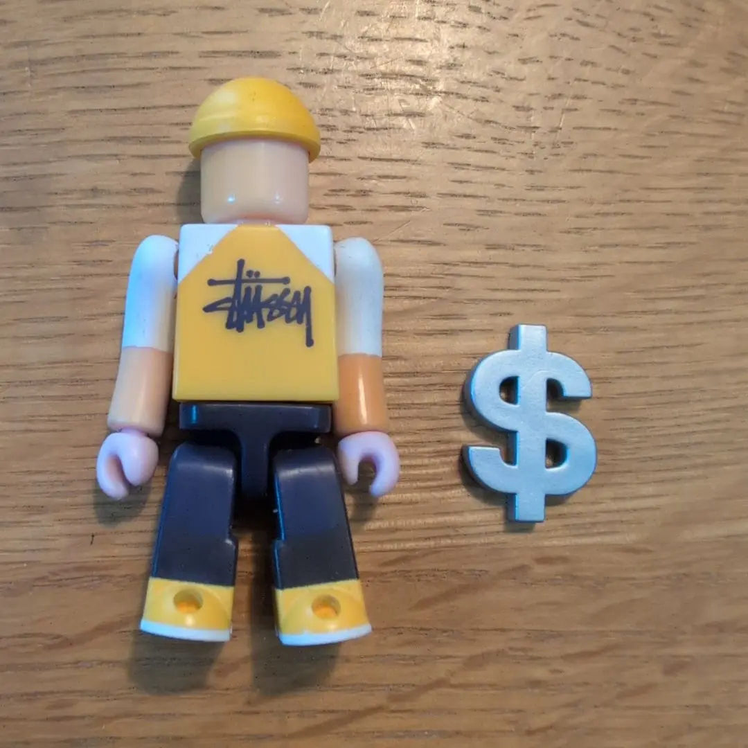 2026年最新】stussy kubrickの人気アイテム - メルカリ