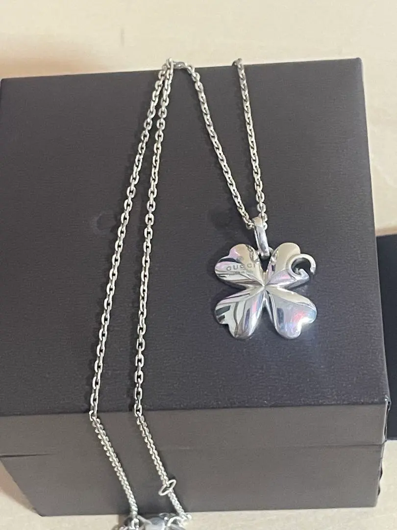 2026年最新】グッチ クローバー ネックレスの人気アイテム - メルカリ