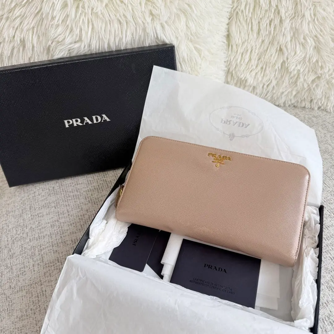 2026年最新】PRADA プラダ PORTAFOGLIOの人気アイテム - メルカリ