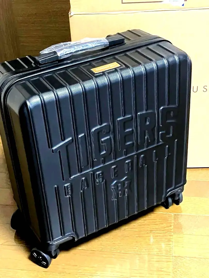 2026年最新】阪神タイガース スーツケースの人気アイテム - メルカリ