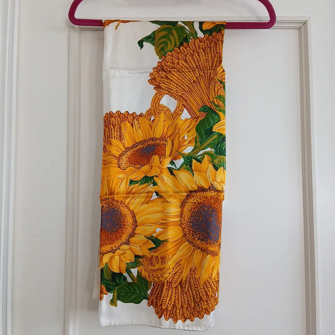 2026年最新】Chanel スカーフ ひまわりの人気アイテム - メルカリ