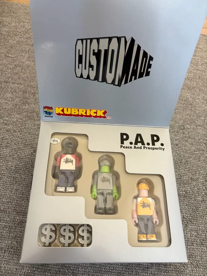 2026年最新】stussy kubrickの人気アイテム - メルカリ