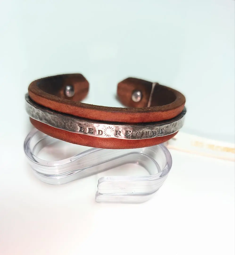 2026年最新】LEd rechwe バングルの人気アイテム - メルカリ