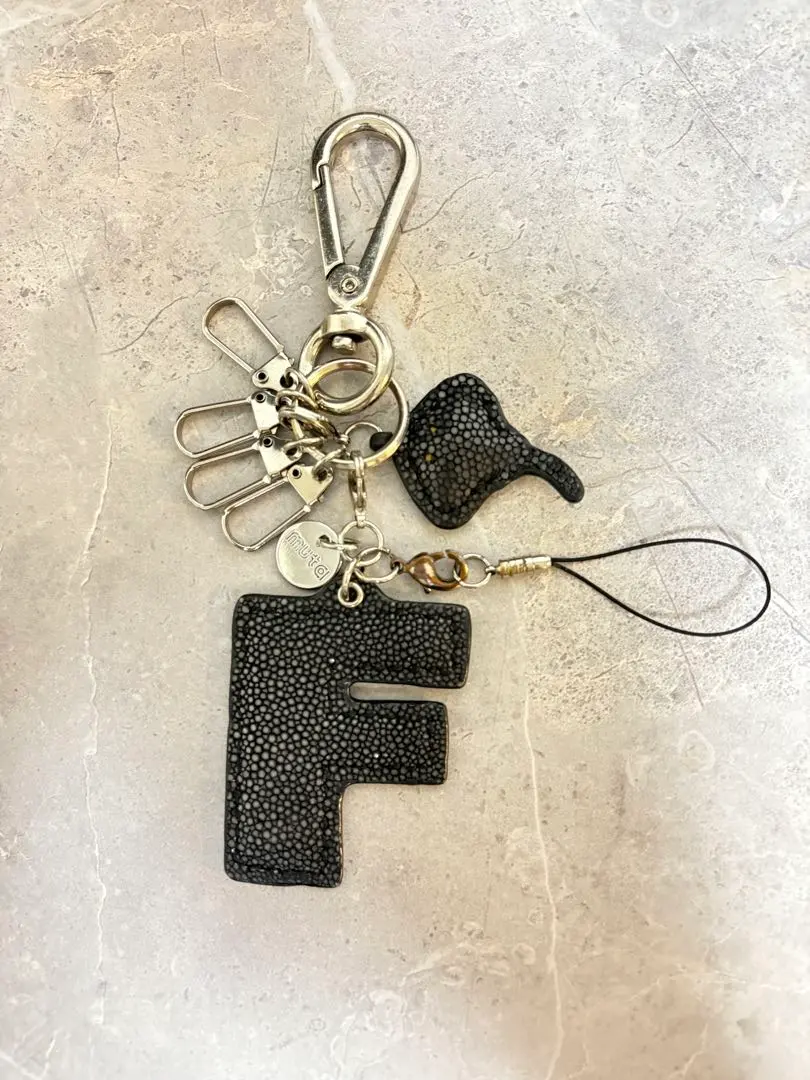 2026年最新】muta キーホルダーの人気アイテム - メルカリ