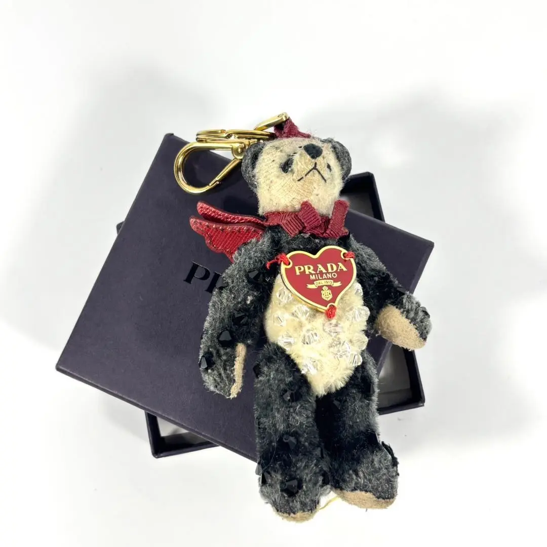 2026年最新】PRADA くま キーホルダーの人気アイテム - メルカリ