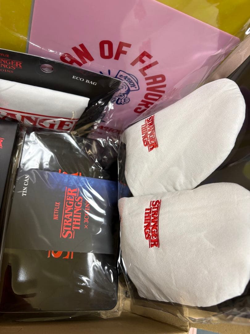 ❣️完売品まとめ売り❣️Stranger Things x 3coinsコラボ
