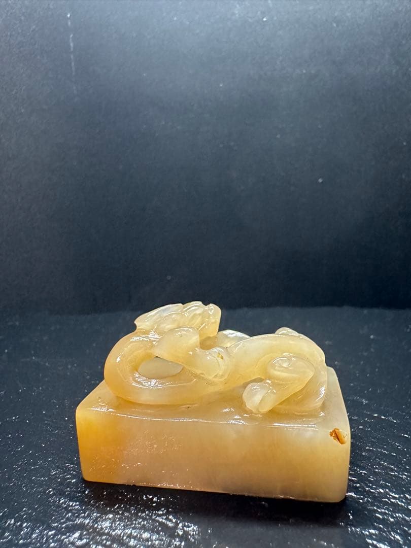 94ラオス石　瑞獣　北部黄　印石　印材　引首　4.6*2.4*2.9