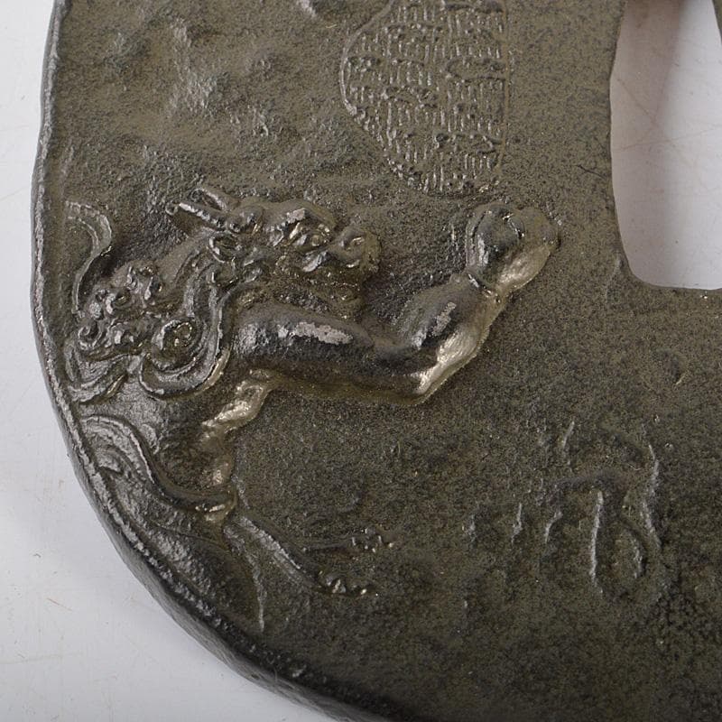 武具 刀装具 古鉄 達磨図 鍔 在銘 N 6404