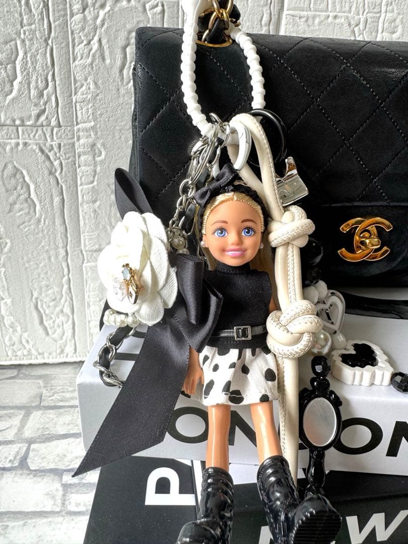 マテル人形使用バービーキーホルダー バービーチャーム チェルシー