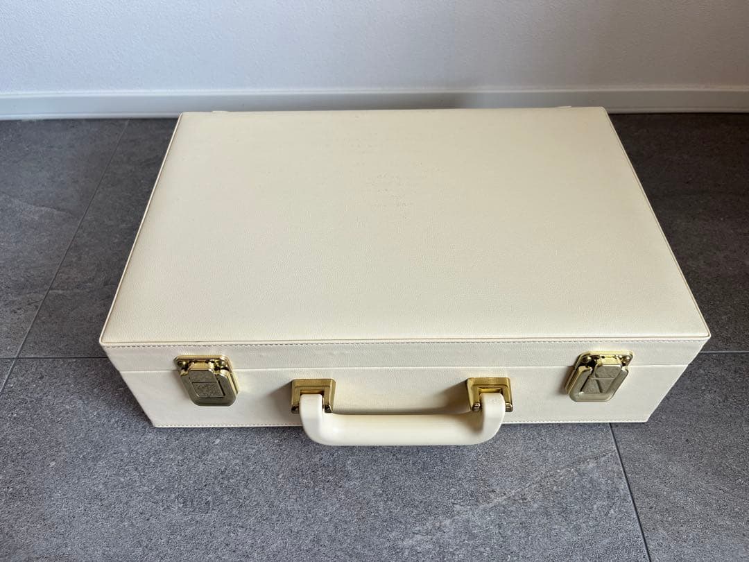 Wingss V美顔器ケース付きウィングスV吉丸美枝子ヴェーネレ⭐︎体全体