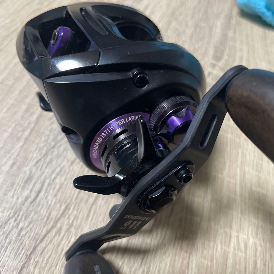 メガバス ハイパーラリアット IS71 メガバスリール - メルカリ
