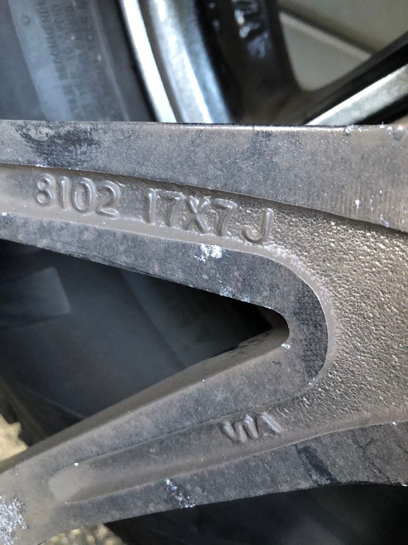 225/65/R17 スタッドレスタイヤ4本セット　取付ナット付き