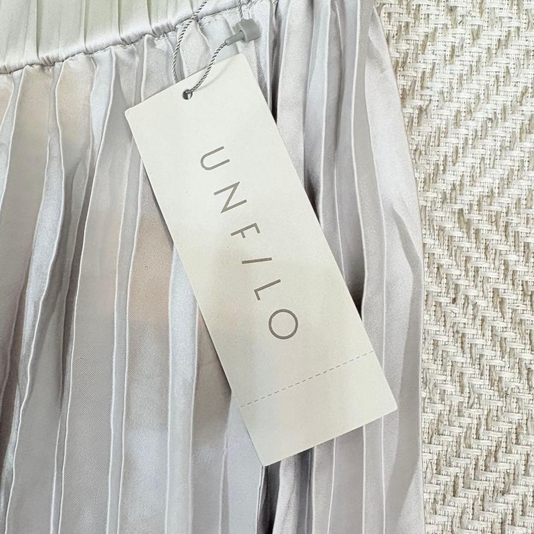新品 タグ付✨UNFILO❤️プリーツスカート ライトグレー XL 大きい