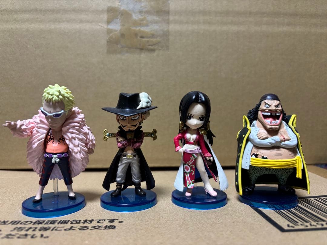 ワールドコレクタブルフィギュア　ワンピース　vol.0 vol.4