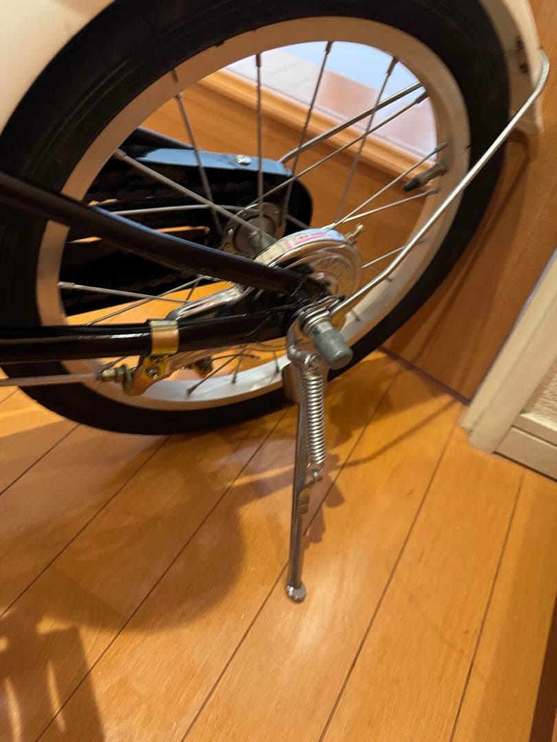 引き取り限定］16インチ子供自転車 トイザらス トミカ ヘルメット付き