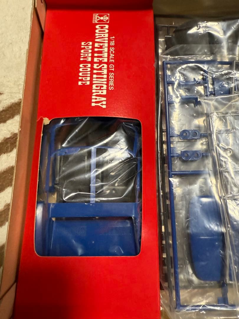 旧バンダイ 1/18 コルベットスティングレイ プラモデル