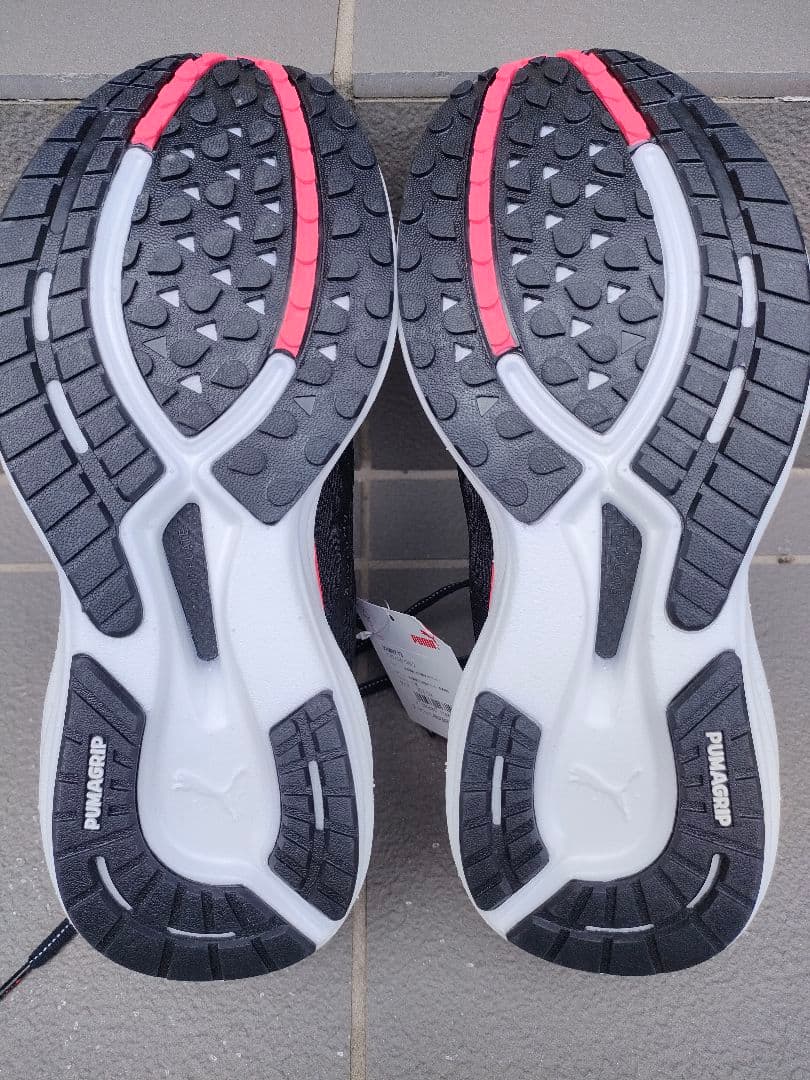 プーマ　ディヴィエイトニトロ2 25.5cm