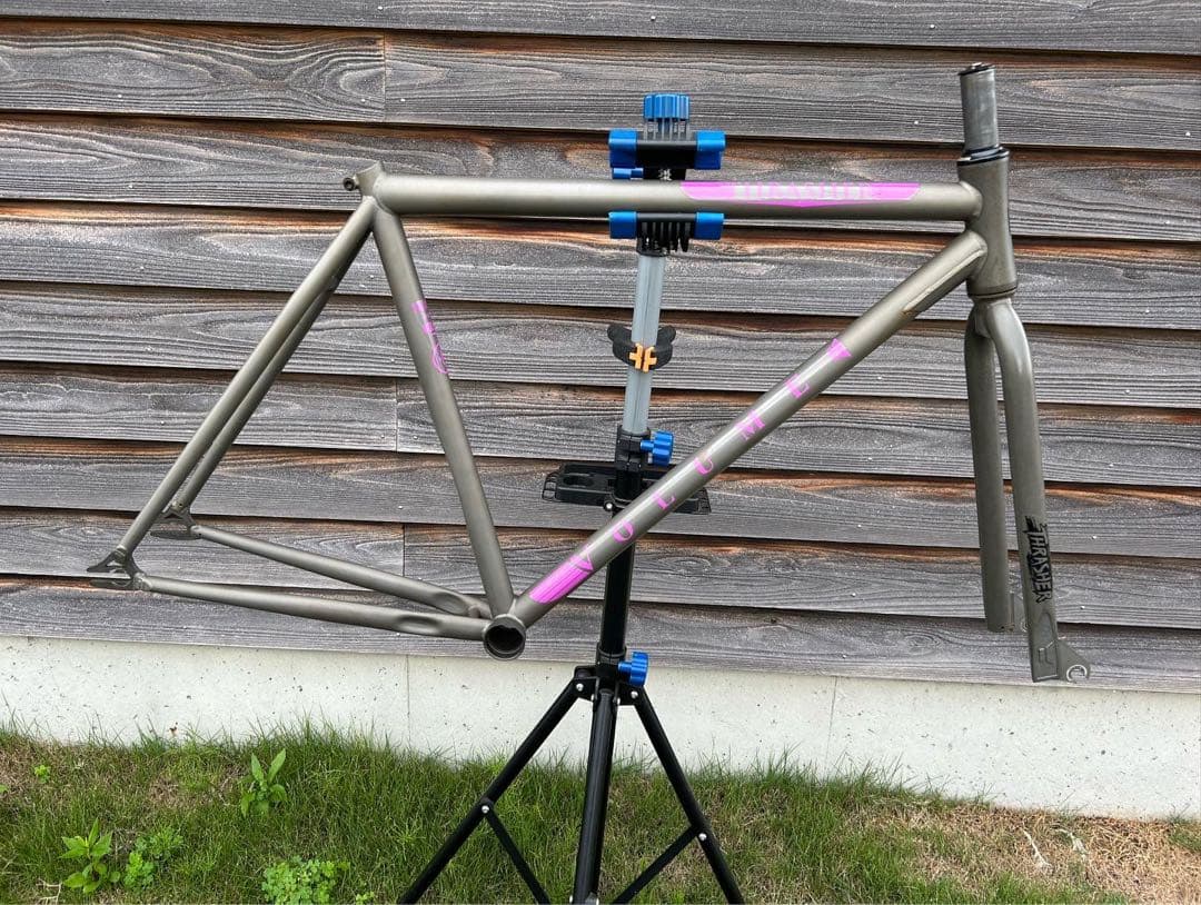 【VOLUME BIKE 】THRASHER M size volume-thrasher-complete-gold.