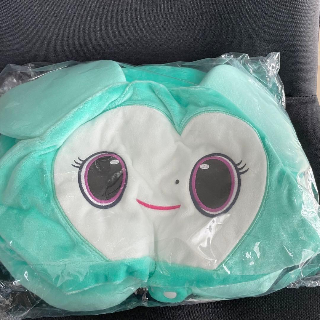 twice ミブリー ネックピロー - メルカリ