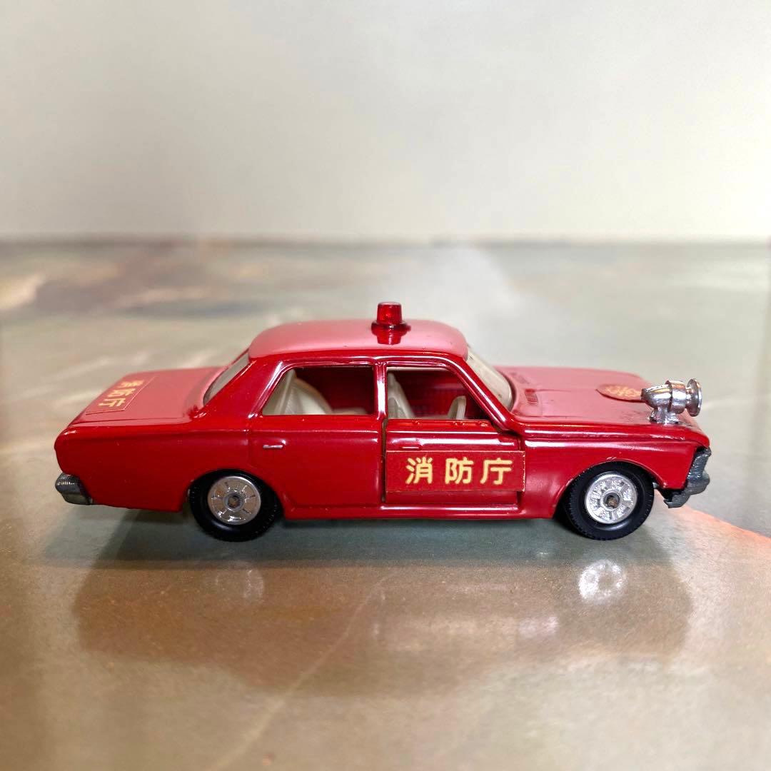 トミカNO.27 トヨタクラウンファイアチーフカー 1Dホイール銀サイレン