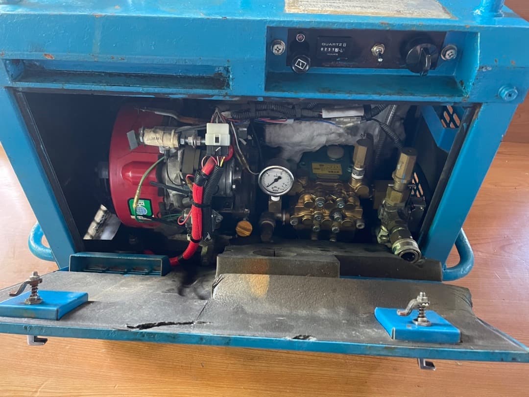 ツルミ）セル付きエンジン高圧洗浄機防音ガン・高圧ホース・給排水