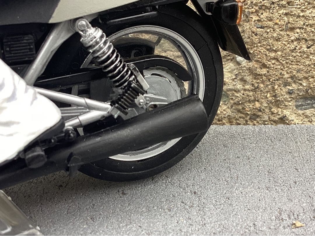 バイクプラモデル　タミヤ1/12 スズキカタナ　フィギュア付き