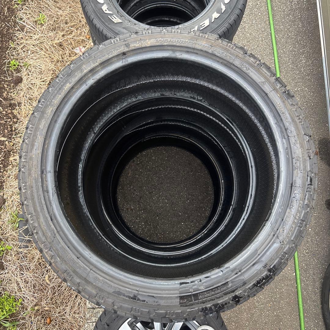 タイヤ・ホイール 275/40/R22