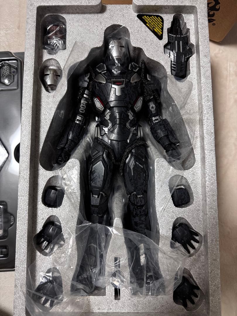 【最終値下げ】ホットトイズ アベンジャーズ IW ウォーマシン マーク4