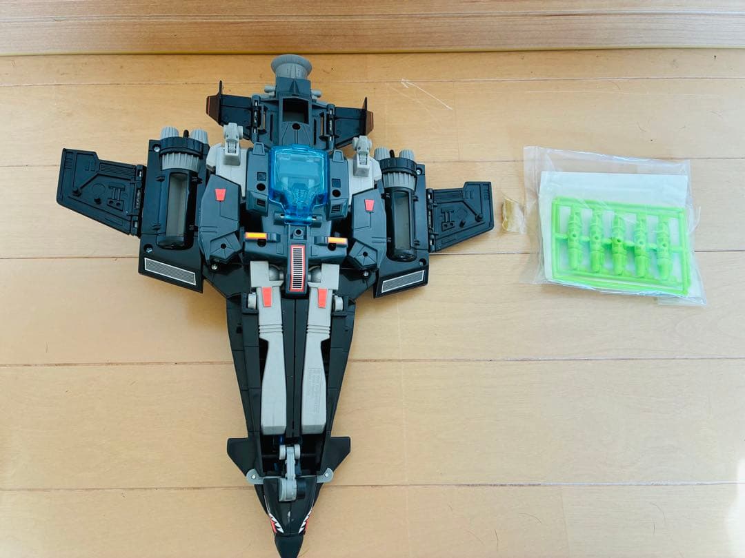 【極美品】TF マシンウォーズ スタースクリーム 箱付 ミサイル未切り