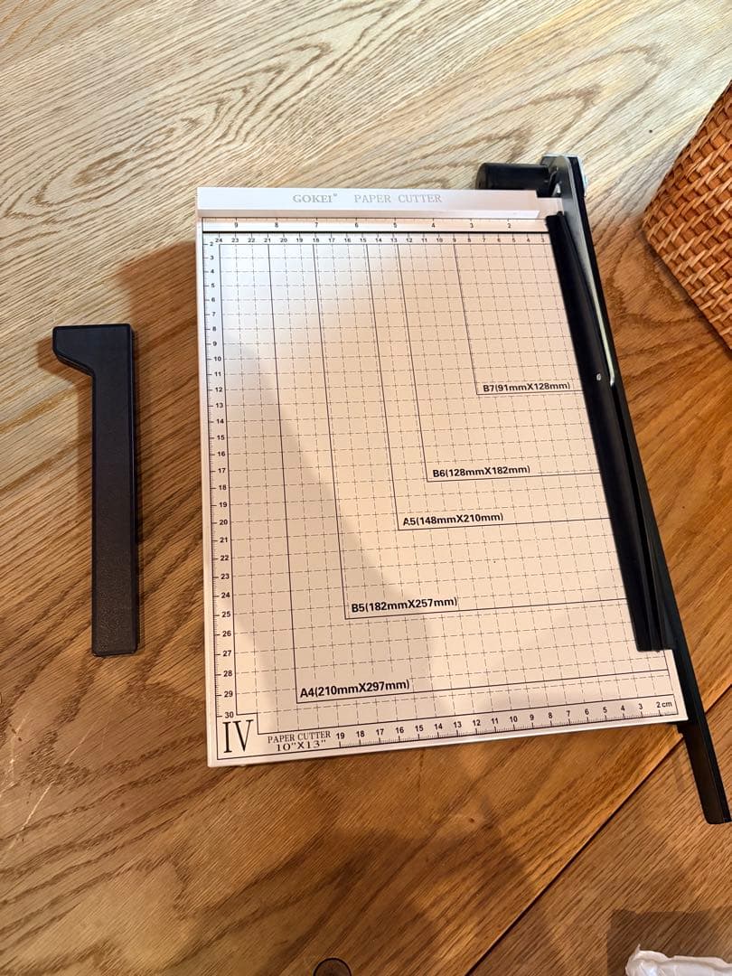 A4サイズ 裁断機 グリッド付き - メルカリ