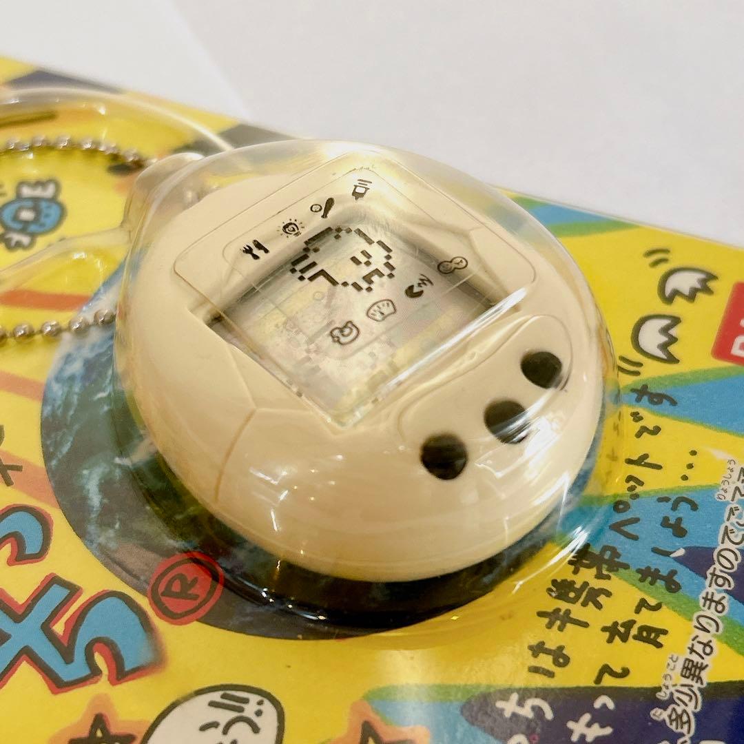 【新品未開封】BANDAI 初代　たまごっち　白　即日発送　レア　大人気　玩具