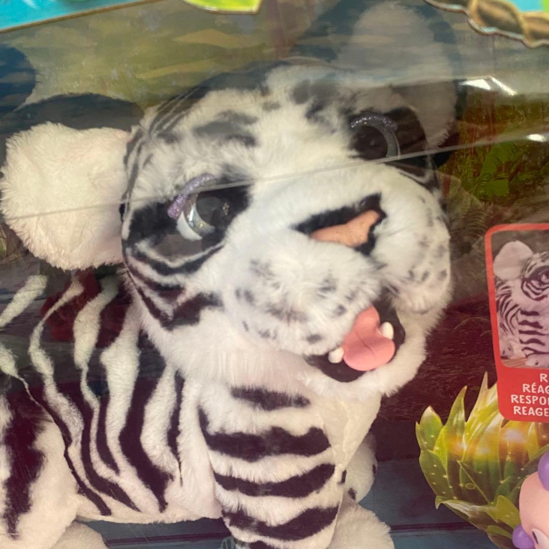 ファーリアル　ロアーリングアイボリー タイガー 新品　限定版　レア