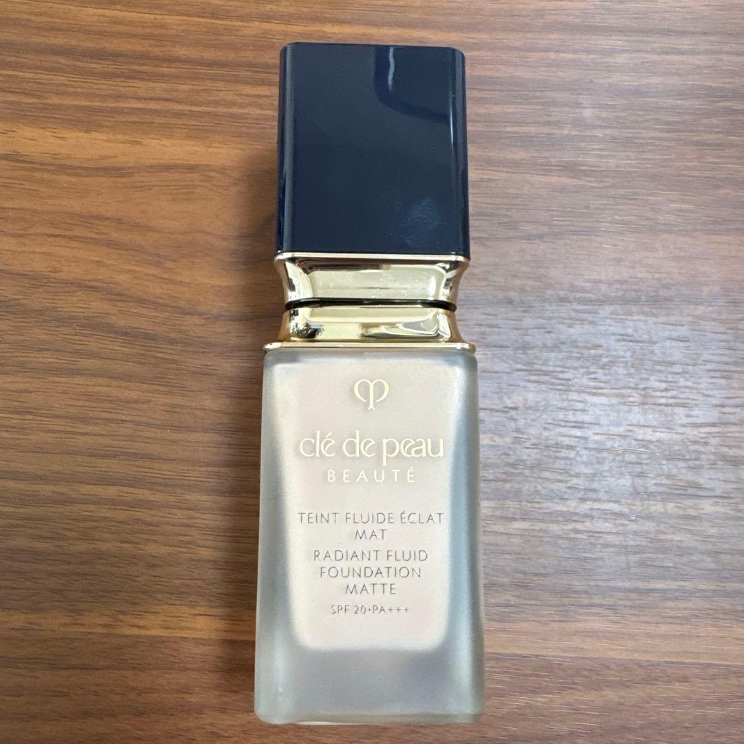 クレドポーボーテ　タンフリュイドエクラ　マット　リキッドタイプ オークル10 タンフリュイドエクラ マット オークル00 - クレ・ド・ポー ボーテ専門