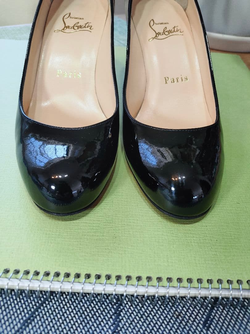 Christian Louboutin 黒 エナメル ピンヒール 22.5cm