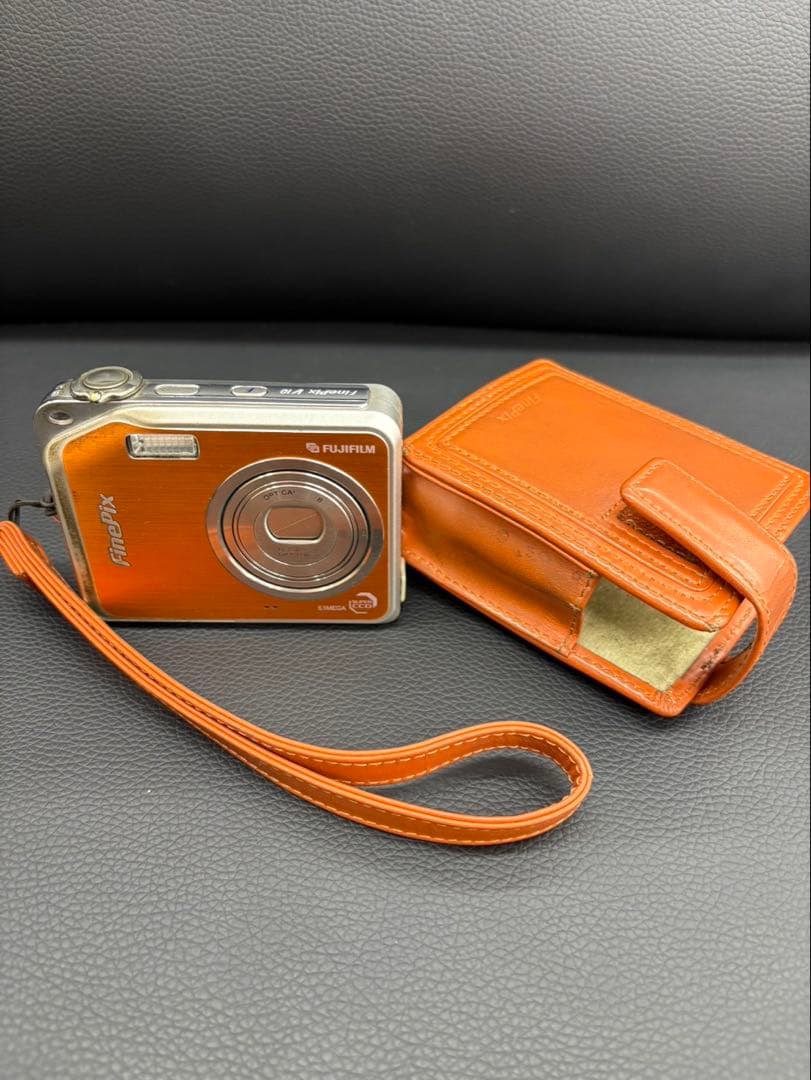Fujifilm FinePix V10 コンパクトデジタルカメラ - メルカリ