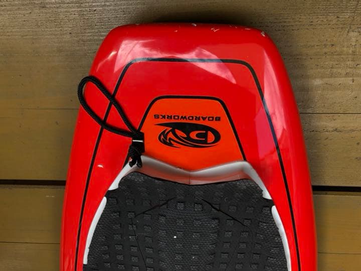 送料込み！サーフボード  6.2ft 布カバー、リーシュコード付き