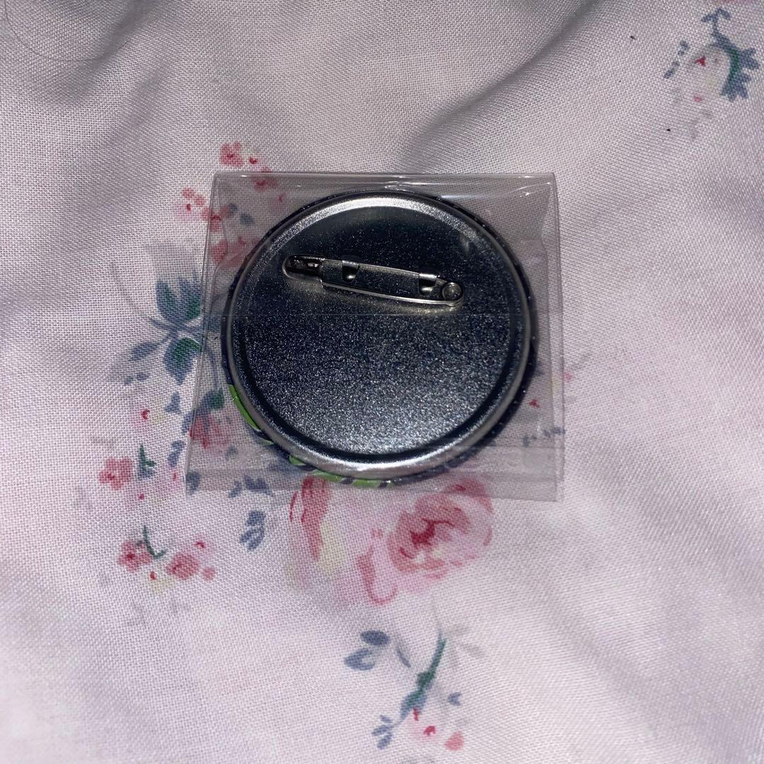 ツイステ セベク ユニオンバースデー オーロラメタル缶バッジ