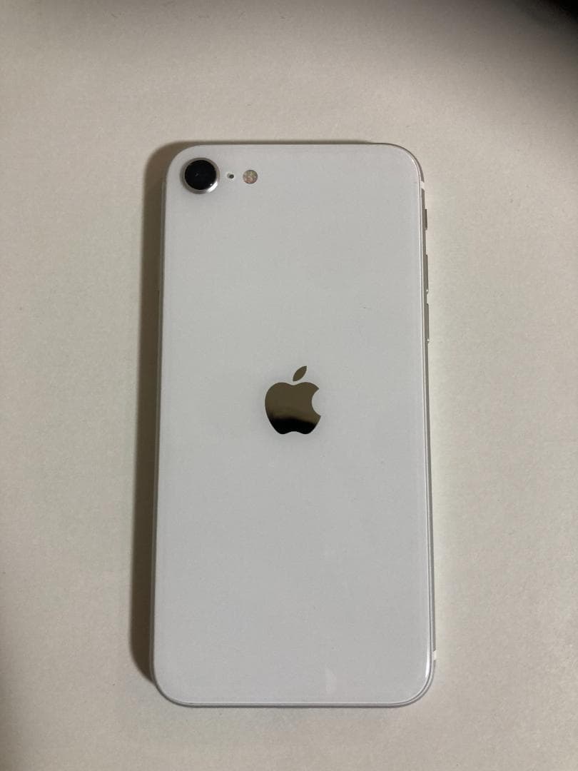 Apple iPhone se第二世代 64GB ホワイト SIMフリー 箱付き - メルカリ