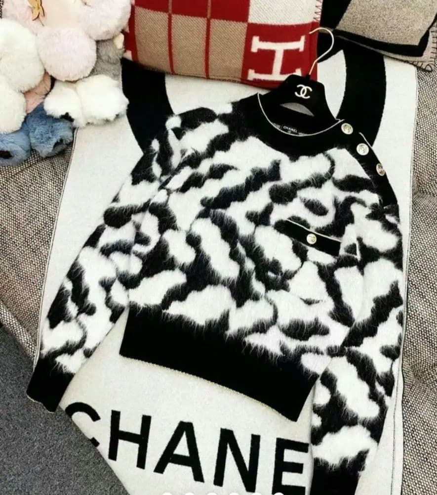 シャネル アルパカ ブラック ホワイト CCボタン セーター プルオーバー CHANEL（シャネル） 美品◎CHANEL P71365 カシミヤ シルク バイカラー