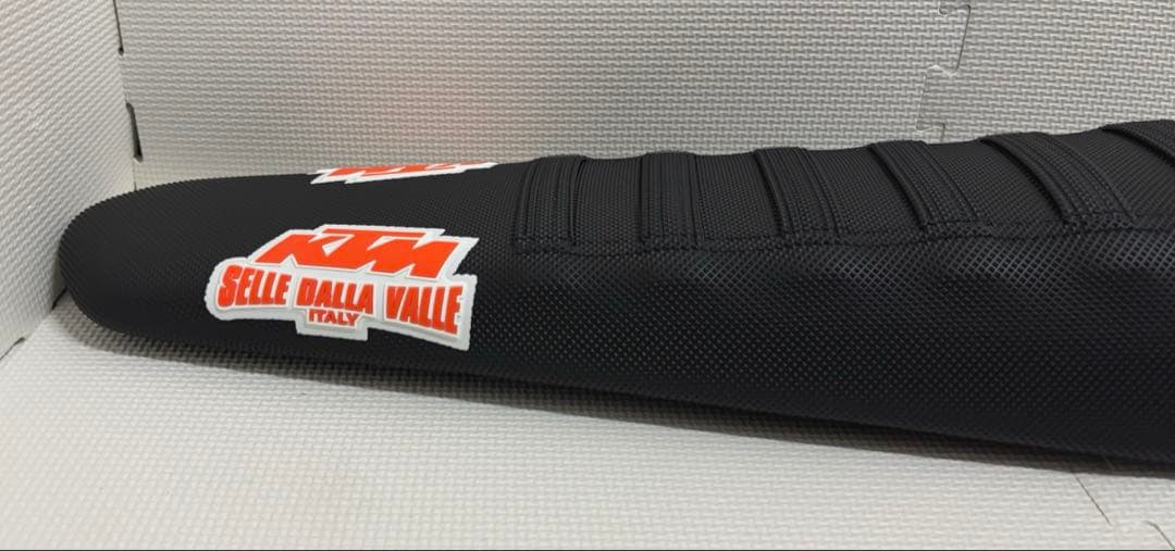 KTM / ケーティーエム純正 Factory シート fx22_68530.jpg?w=532&h=399&