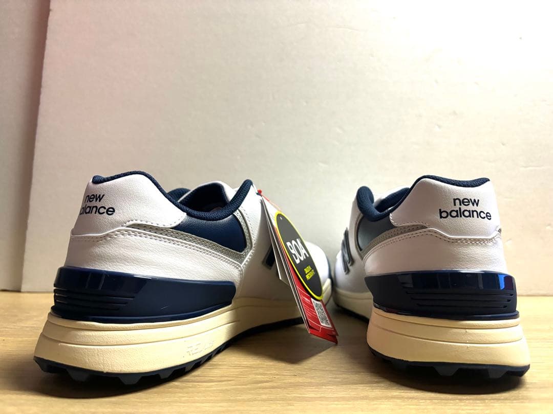 未使用 23.5cm 2E ニューバランスゴルフシューズUGBS574Jホワイト