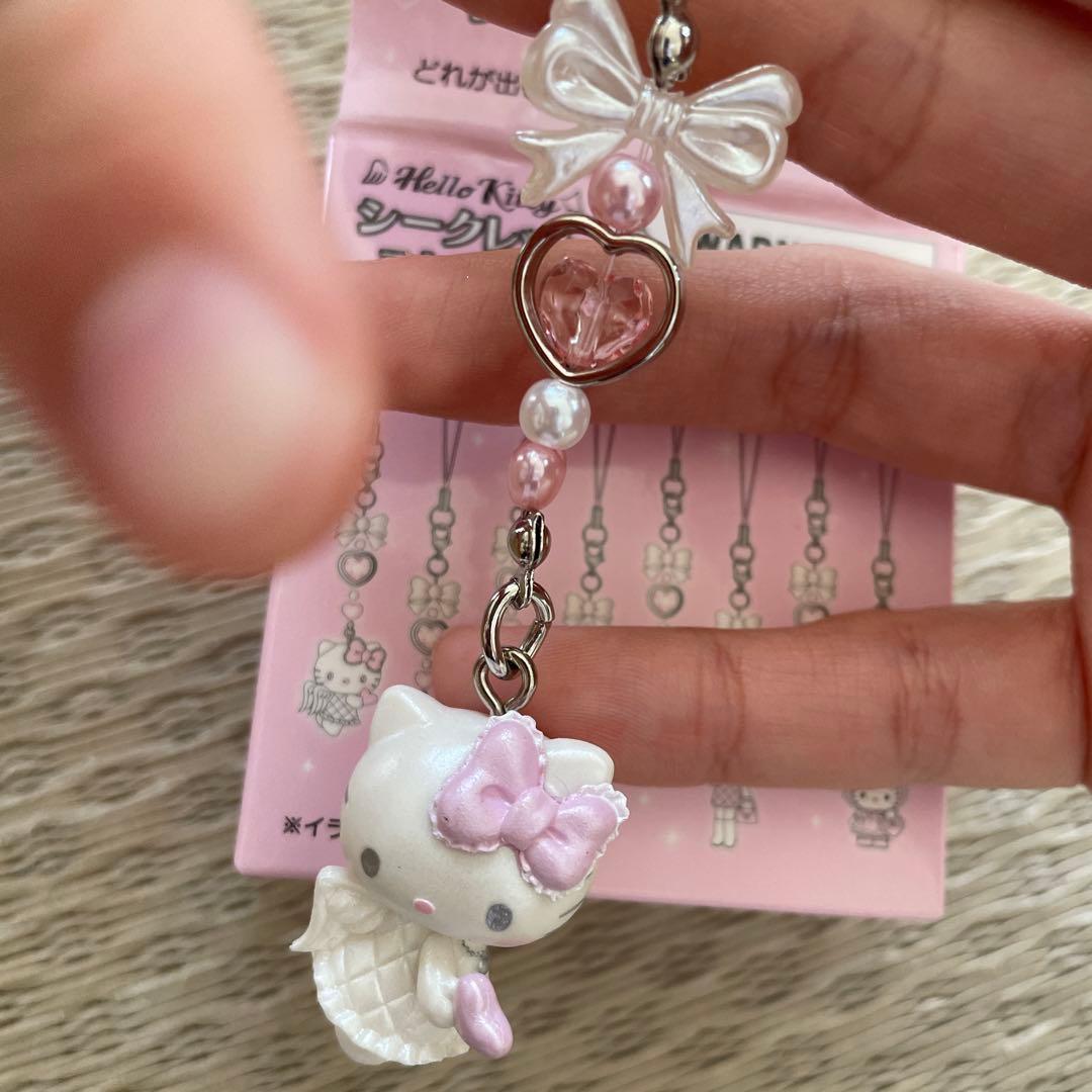 ハローキティ シークレットストラップ(天使キティちゃん) - メルカリ