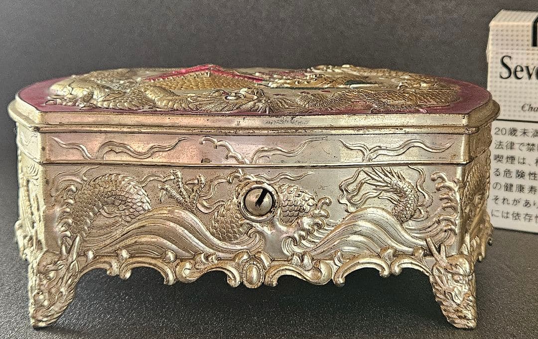 MADE IN OCCUPIDE JAPAN 陽刻浮彫 龍 城 富士山 宝石箱 - メルカリ