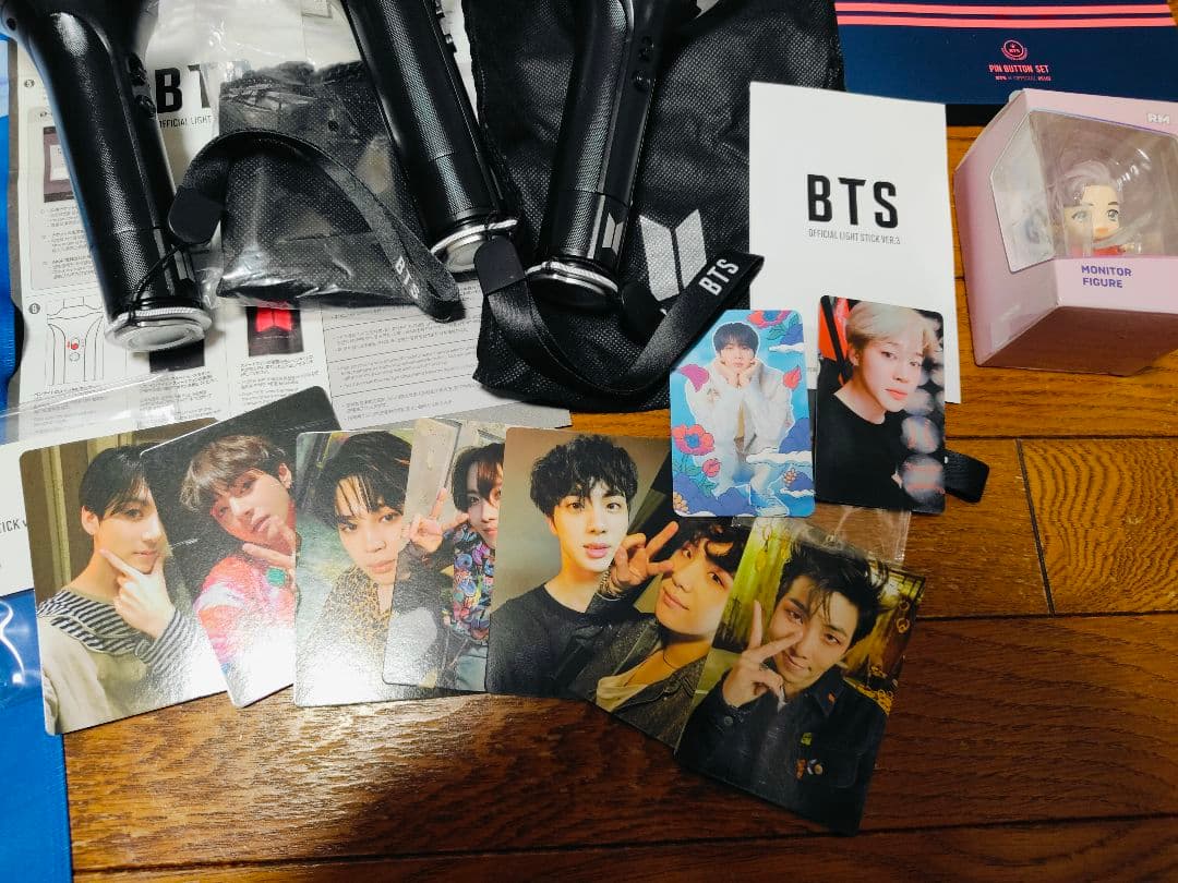 BTS ペンライト ver.3 アミボム トレカ カード 防弾少年団 缶バッジ