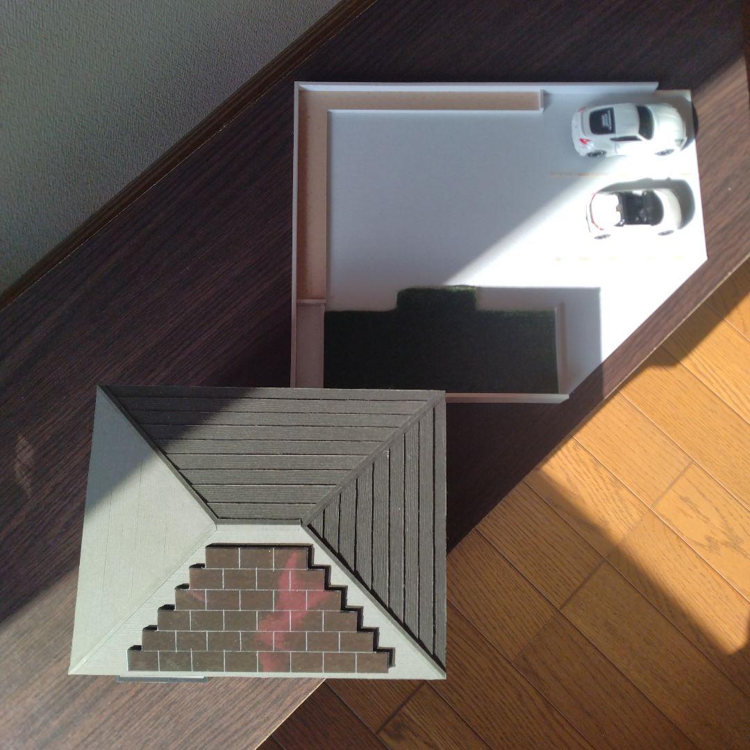 100分の1，2階建て内外模型No.98『陽だまりで，お正月』