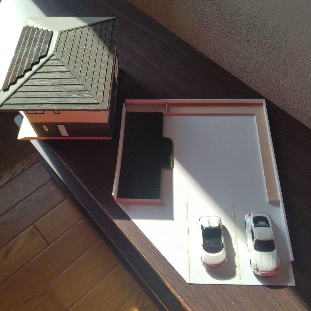 100分の1，2階建て内外模型No.98『陽だまりで，お正月』